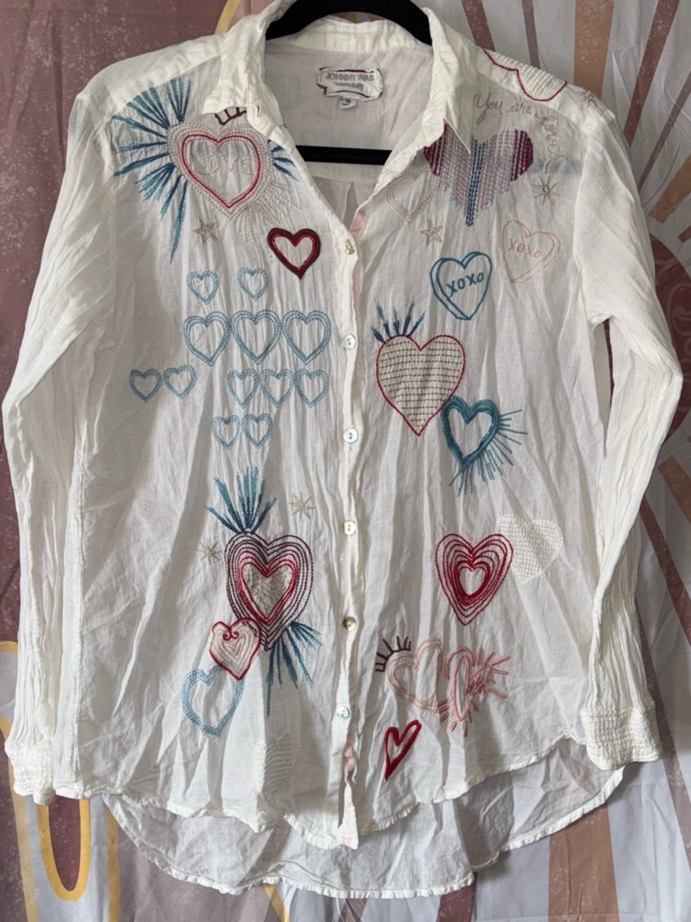 Johnny Was y2k White Button-Down Shirt with Multicolor Heart Embroidery detail